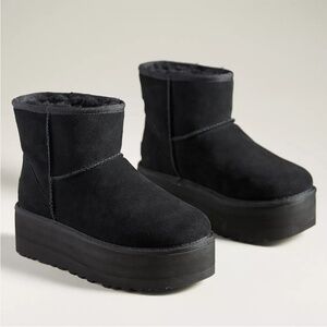 UGG Classic Mini Platform Boots In Black